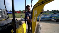 HT12 1.2 ton compact excavator product explanation video